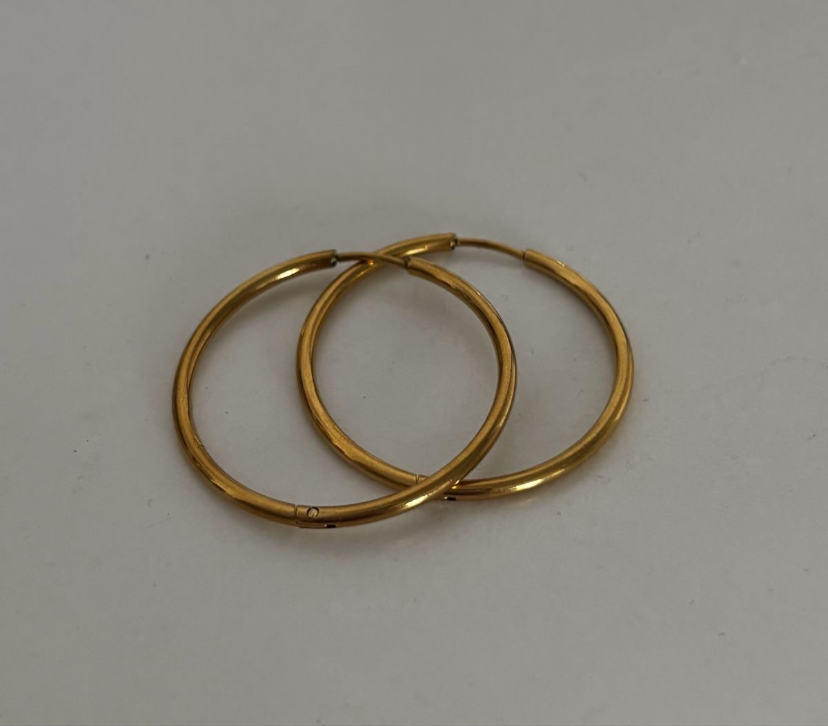 Boucles d'oreille: Goldene Hoops – Neuf (Voir description) à Basel par Vaniiiy