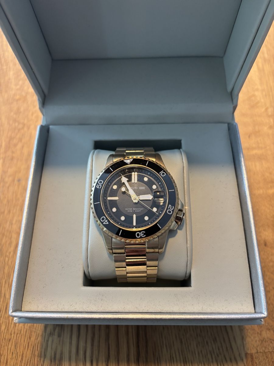 Cerruti Orologi: Cerruti Uhr  – Usato da Zofingen venduto da bacholi 1