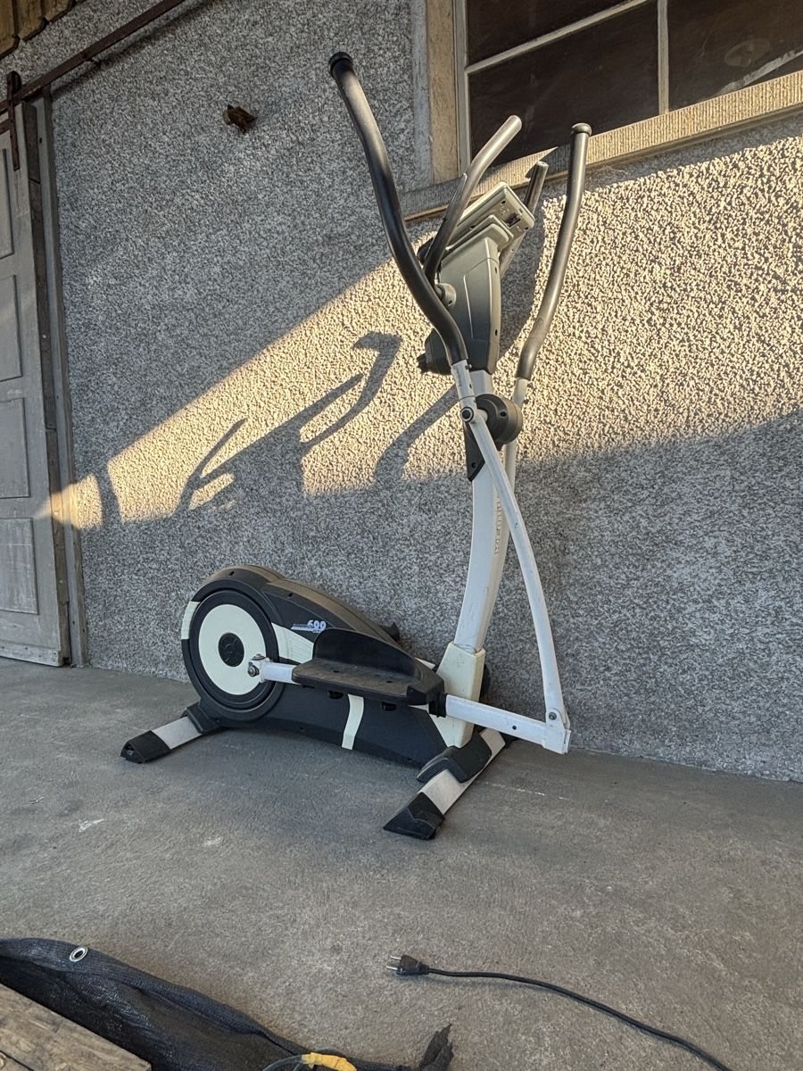 Vélos d'appartement: Crosstrainer – D'occasion à Riedt b. Erlen par Kiss_Kiss 1