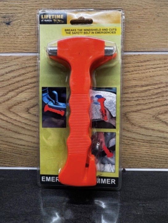 Tous les outils: Notfallhammer Autoscheiben Notfall-Werkzeug NEU – Neuf avec emballage d'origine à Aadorf par FRANKENFREDDY