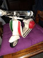 Vespa Deko-Roller mit Grappa Flasche. unbenutzt