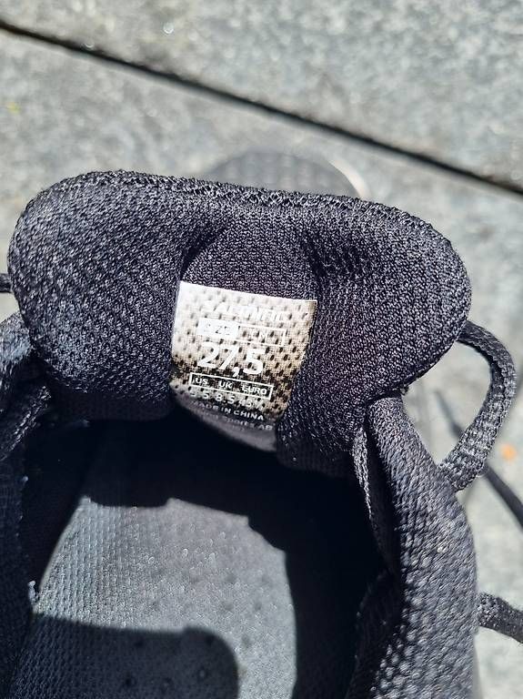 Scarpe da uomo: Salming D30 Hallenschuhe Gr. 43.5 – Usato da Winterthur venduto da Baghira1215 2