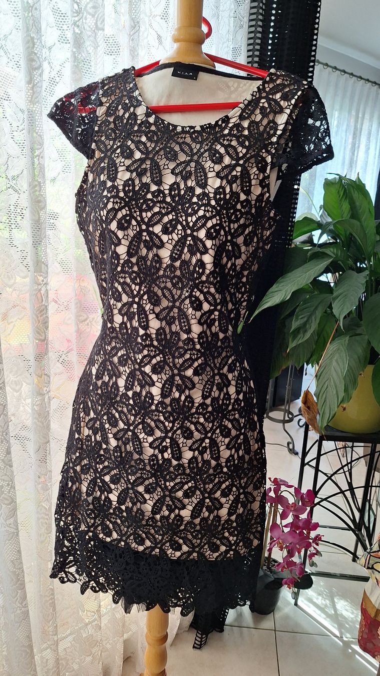 Vestiti: Robe dentelle noire Taille M – Usato da St-Triphon venduto da Jldr0
