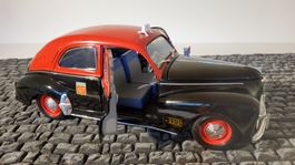 Modellauto Peugeot 203 Taxi 1954 1/18 Solido