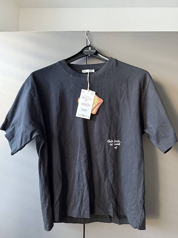 T-Shirts: Zara T-shirt Valentine – Gebraucht aus Basel von alu_l9s8