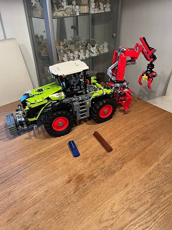 Lego Kit di costruzioni: Claas Xerion 42054 – Usato da Olten venduto da Einwegparadies