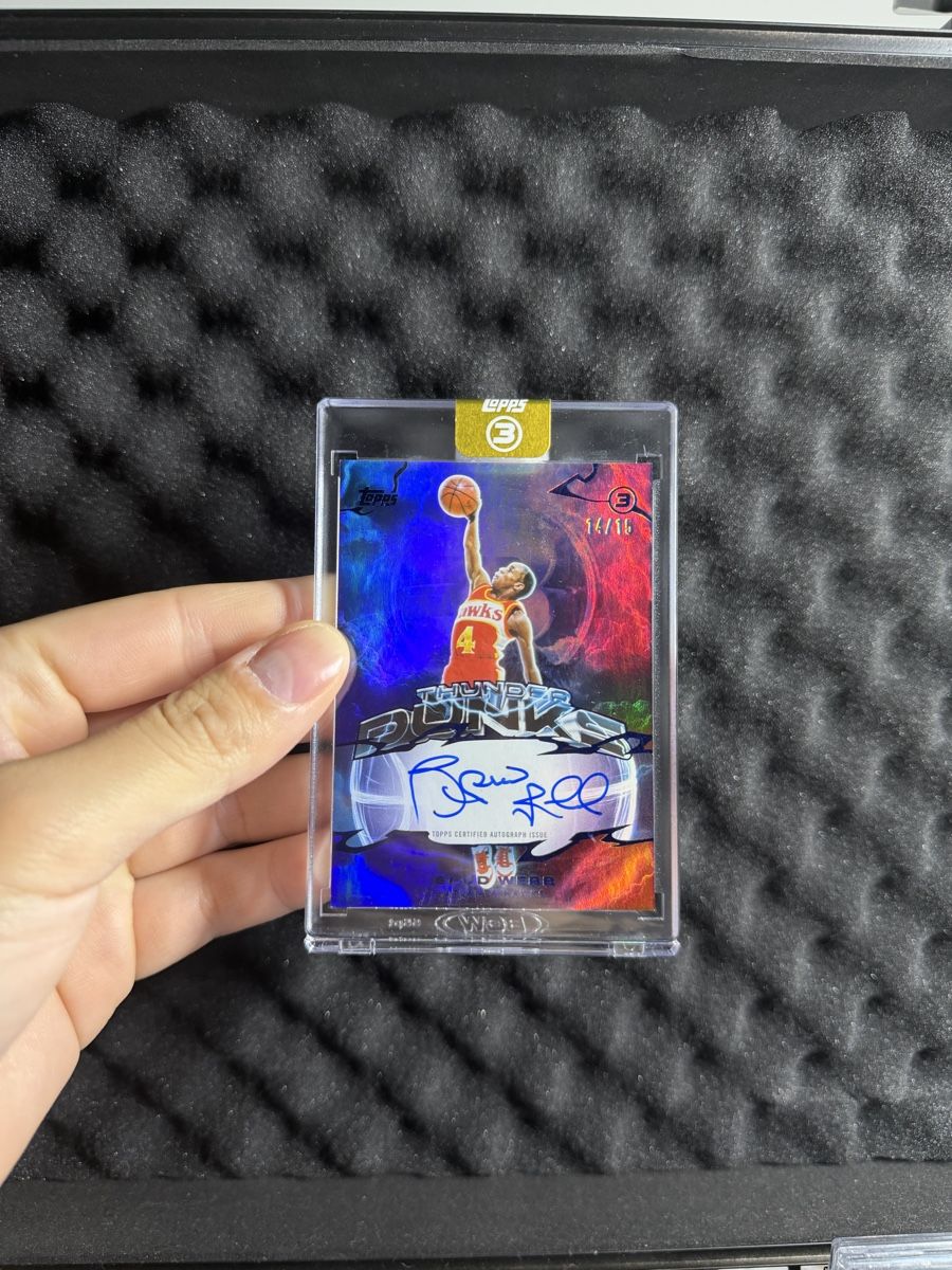 Topps Carte collezionabili: 2025/26 Topps Three Thunder Dunks Spud Webb Auto /15 – Nuovo e nell'imballaggio originale da Basel venduto da Kevinbuckcards