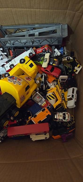 Giocattoli: Sammlung gebrauchter Spielzeugautos – Usato da Zürich venduto da xpanchox
