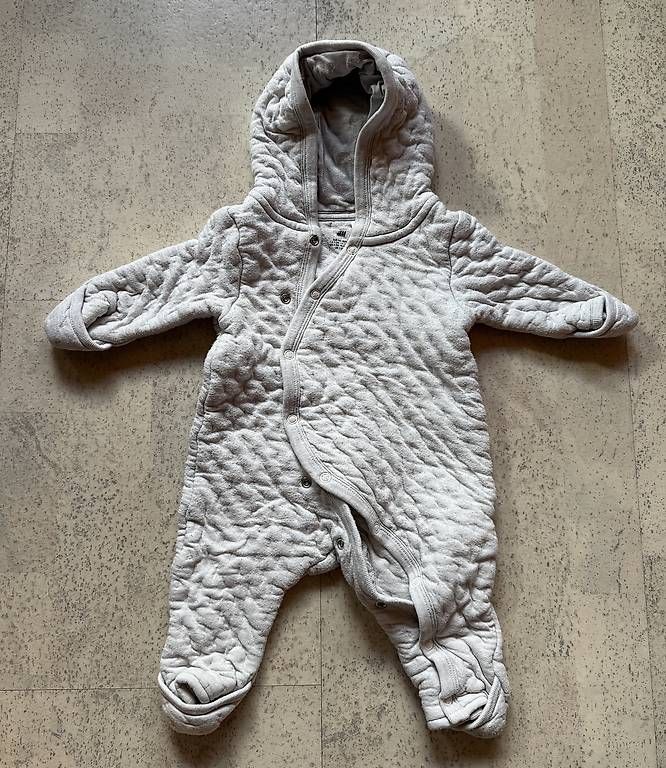 H&M Anzüge, Sport- & Funktionsanzüge: Baby Anzug Herbst 62 – Gebraucht aus Spiringen von van_ph8n