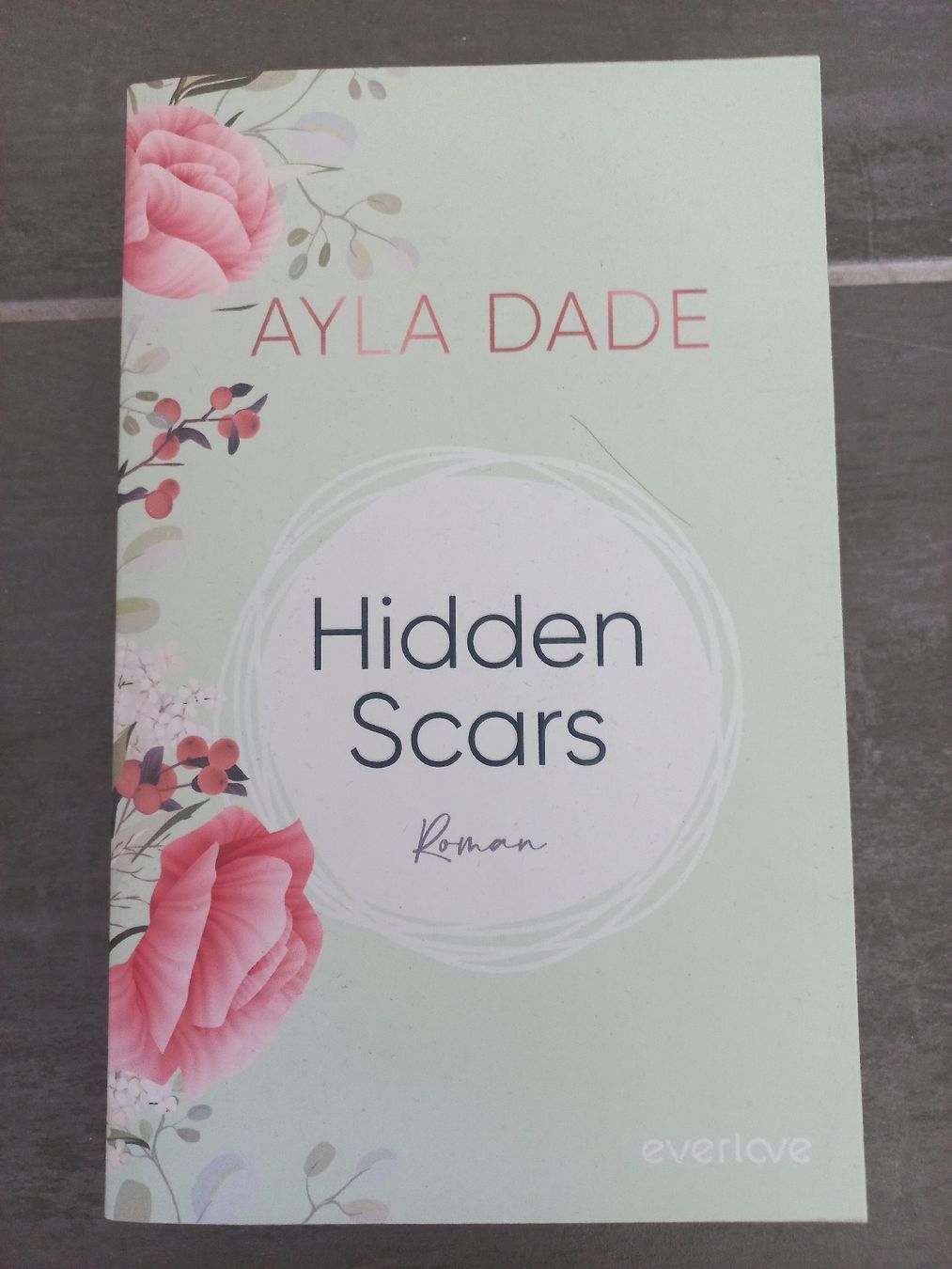 Bücher: Ayla Dade Romane Hidden Scars Shattered Trust – Gebraucht aus Frauenfeld von Melibooks 4