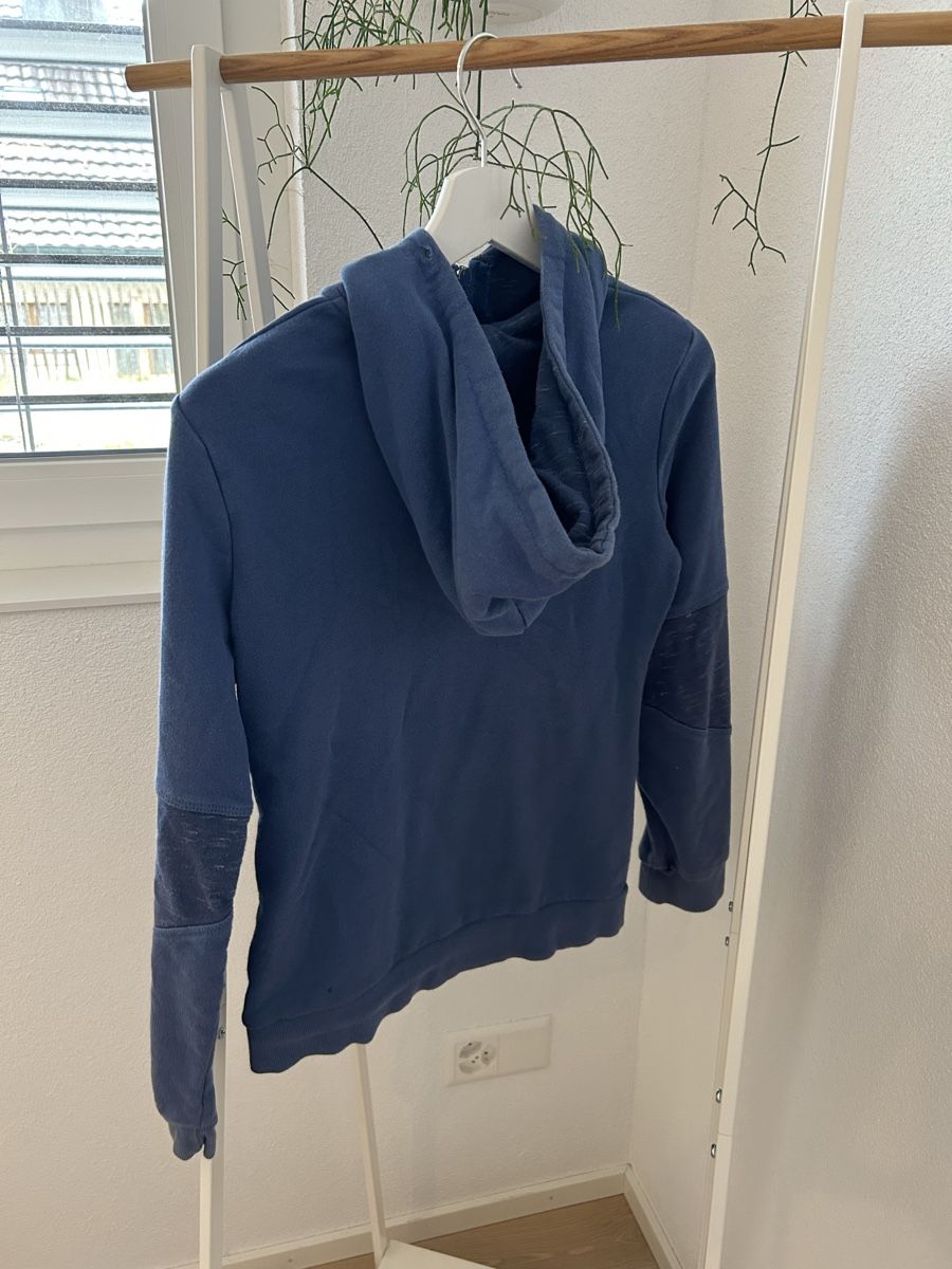 Maglioni & Felpe: Kapuzenjacke Grösse XS – Usato da Niederhelfenschwil venduto da aur_ms6f 4