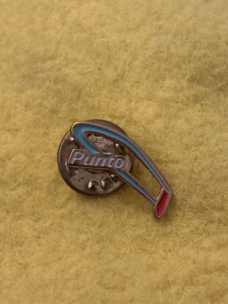 Broschen & Nadeln: Pin PUNTO – Gebraucht aus Lausen von schwaafli