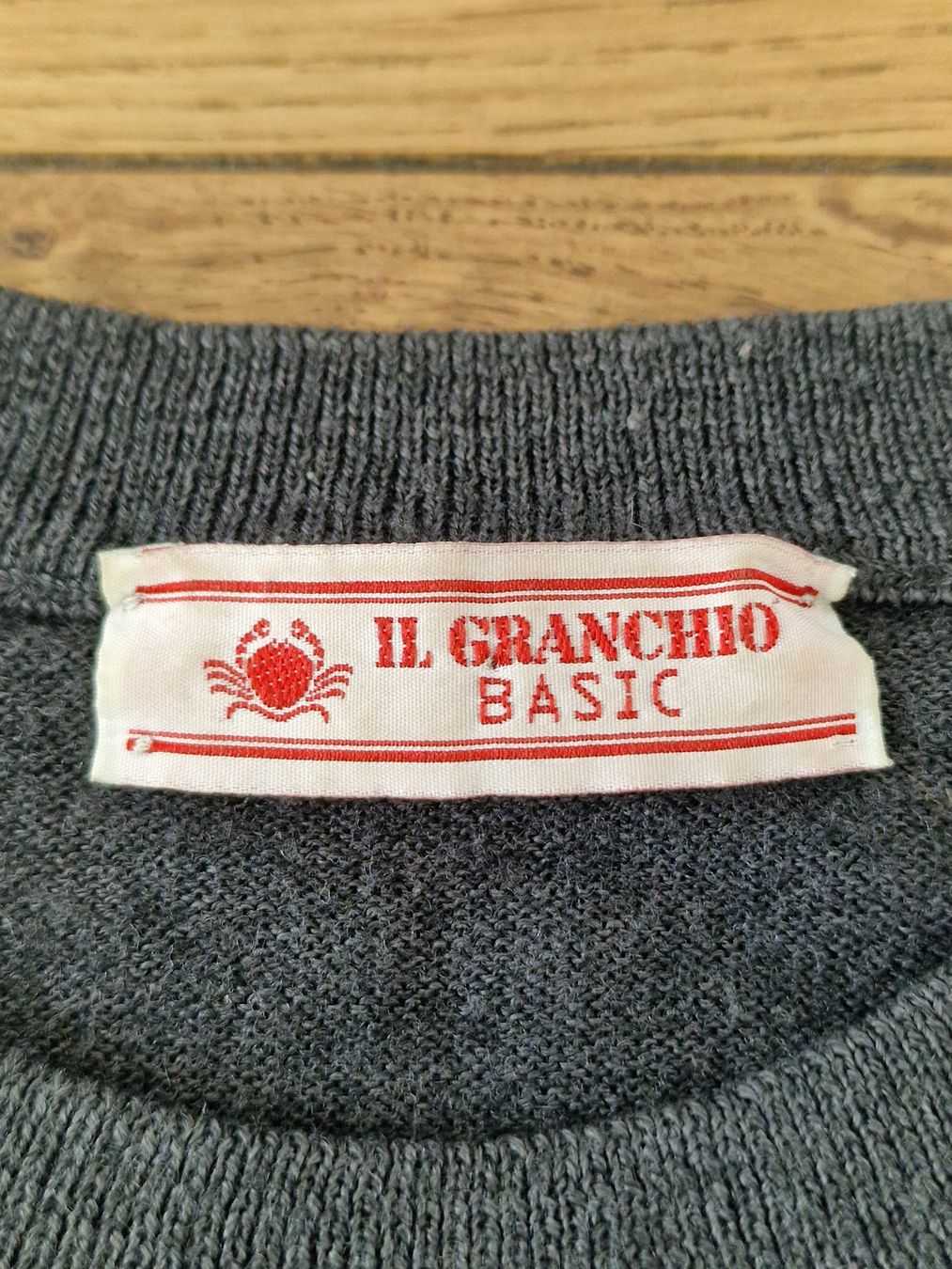 Maglioni & Felpe: Pullover Il Granchio Basic grau Rundhals Gr M guter Zustand – Usato da Meierskappel venduto da HeartWear 1