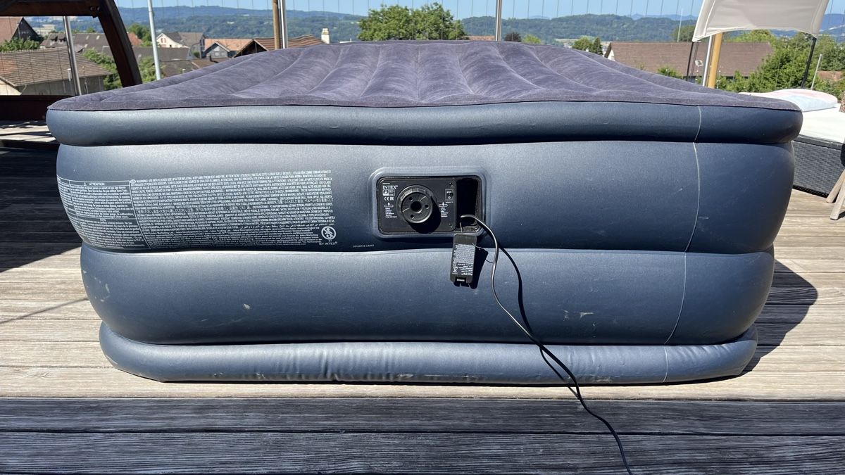 Matratzen: Doppel-Luftmatratze INTEX – Gebraucht aus Remetschwil von Tomtom13 2