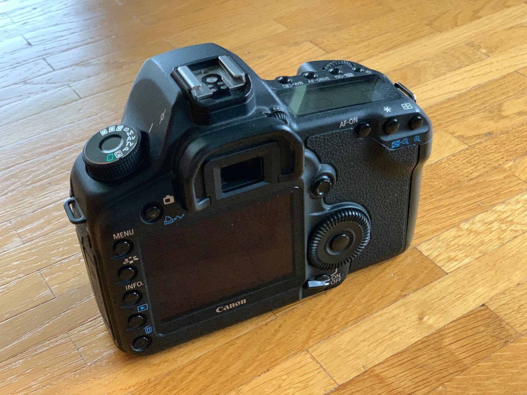 Canon Kamera: Canon EOS 5D MK II – Gebraucht aus Chavannes-près-Renens von Zerozeks 1