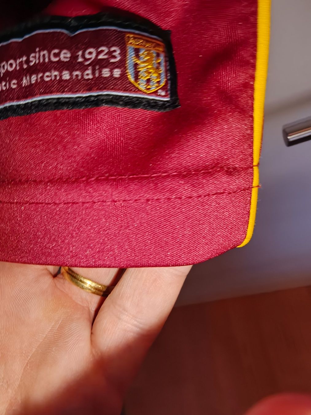 Hummel Leibchen & Hosen: Aston Villa Home 04/05 Hummel L – Gebraucht aus Konolfingen von Spoera 3
