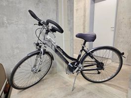 Stadt oder Bahnhofvelo in gut fahrbarem Zustand