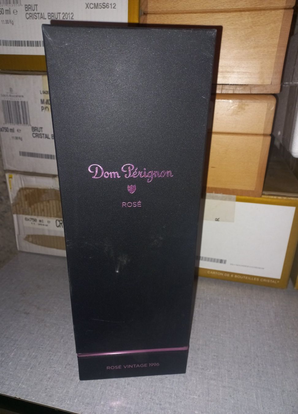 Dom Pérignon Bevande alcoliche: Dom Perignon Rose 1996 – Nuovo e nell'imballaggio originale da St. Gallen venduto da DiesundDas.