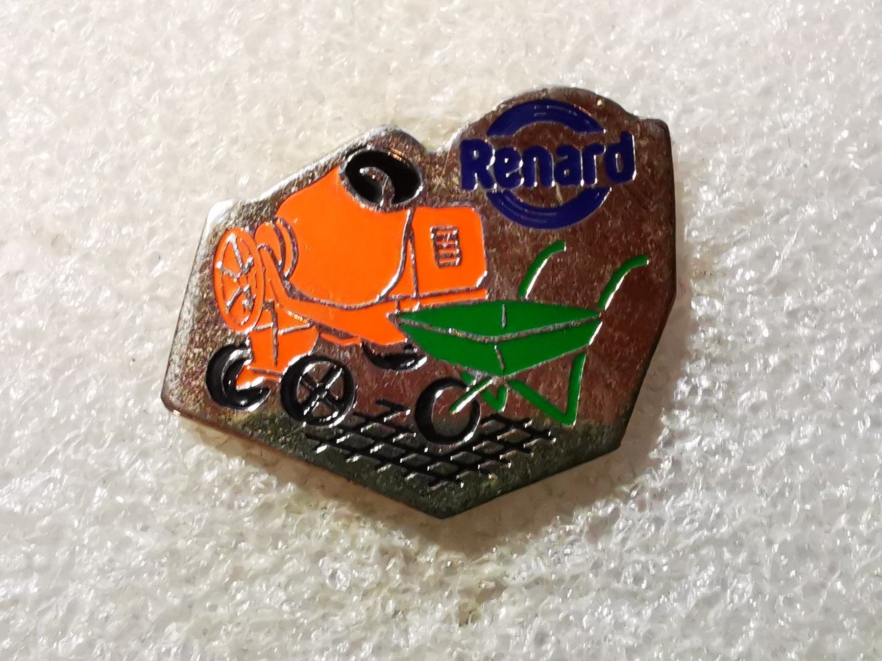 Plaquettes & Badges: Ansteckpin 90: Renard – D'occasion à Oppligen par Pin-Fall-Shop