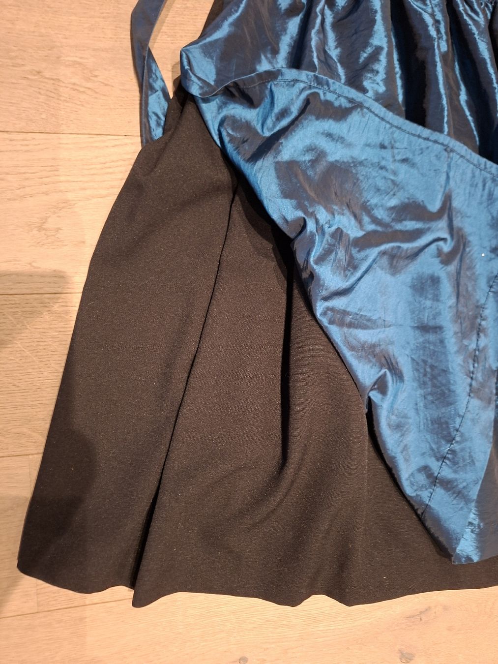 Costumes: Dirndl Leoprint blau 46 – Neuf (Voir description) à Meinisberg par Destiny1972 1
