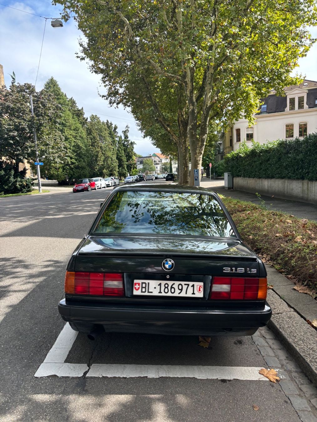 BMW Autos: BMW 318is E30 – Gebraucht aus Binningen von  4