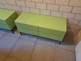 Grüne Kommoden