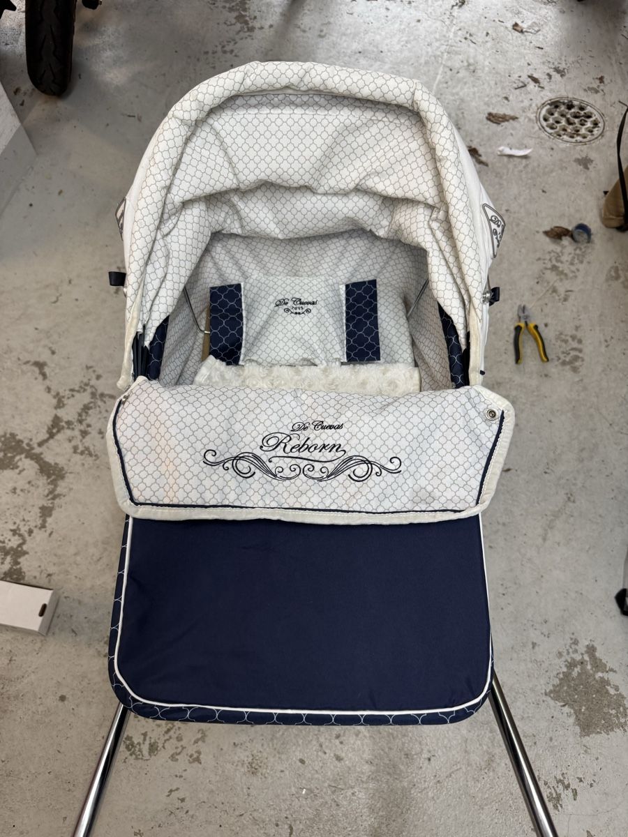 Puppenwagen: Kinderwagen – Gebraucht aus Oetwil am See von cos_lzr8