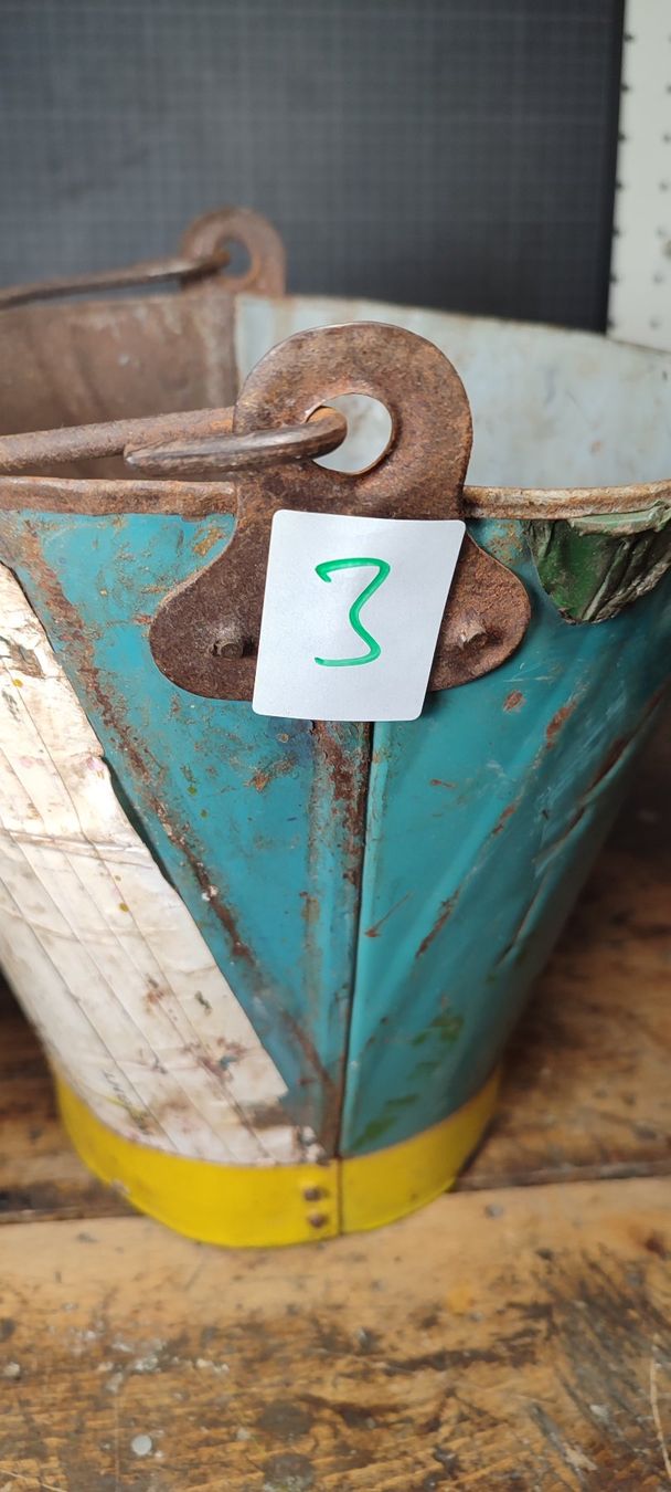 Sonstiges für Haushalt & Wohnen:  Wunderschöne upcycling Eimer Nr 3 – Gebraucht aus Gelterkinden von MYSTOREFORYOU4460 9