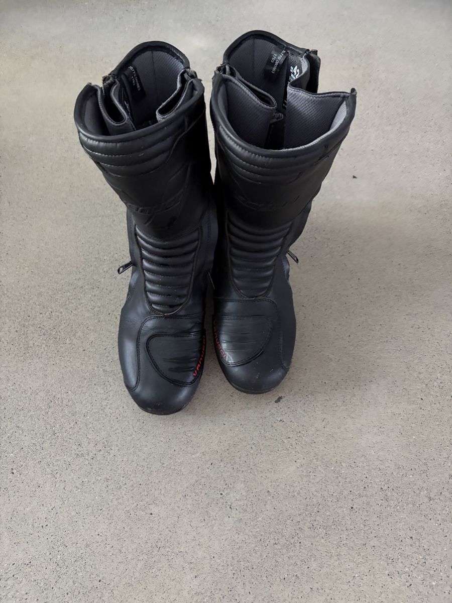 Lotti di vestiti: Motorrad Lederkombi Probiker inkl. Stiefel – Usato da Frauenfeld venduto da corsa1893 5