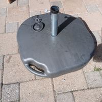 Sonnenschirmständer befüllbar