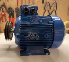 Moteur électrique triphasé neuf  2 vitesses