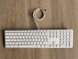 Apple LMP USB Tastatur mit 2-Port USB-Hub – Layout (CH)