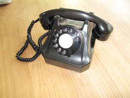 Antikes Telefon mit Wählscheibe (schwarz)