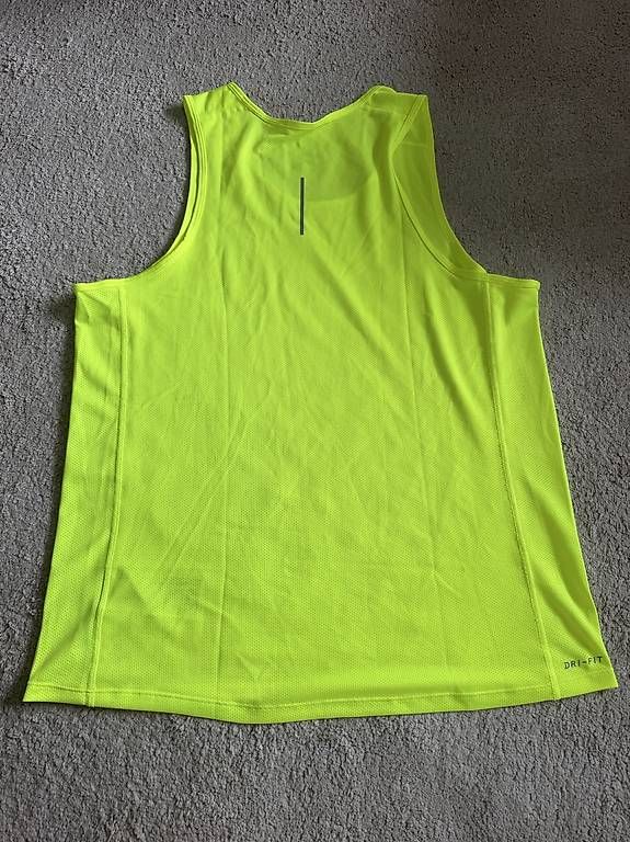 Nike T-Shirts: T- Shirt Nike – Gebraucht aus Wangen ZH von alexia022 2