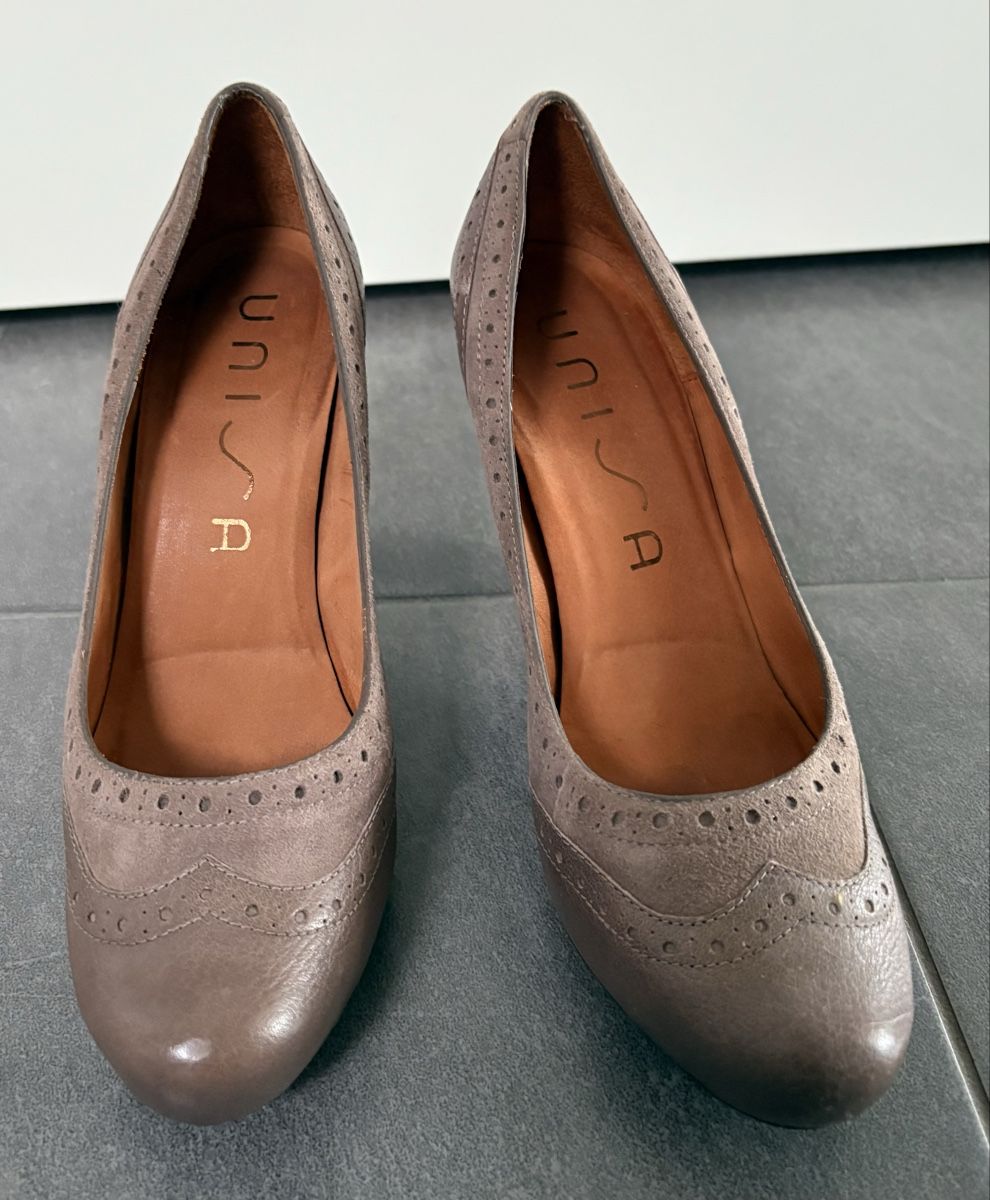 Unisa Damenschuhe: Leder Pumps Unisa Gr. 38 – Gebraucht aus Tagelswangen von lykainion