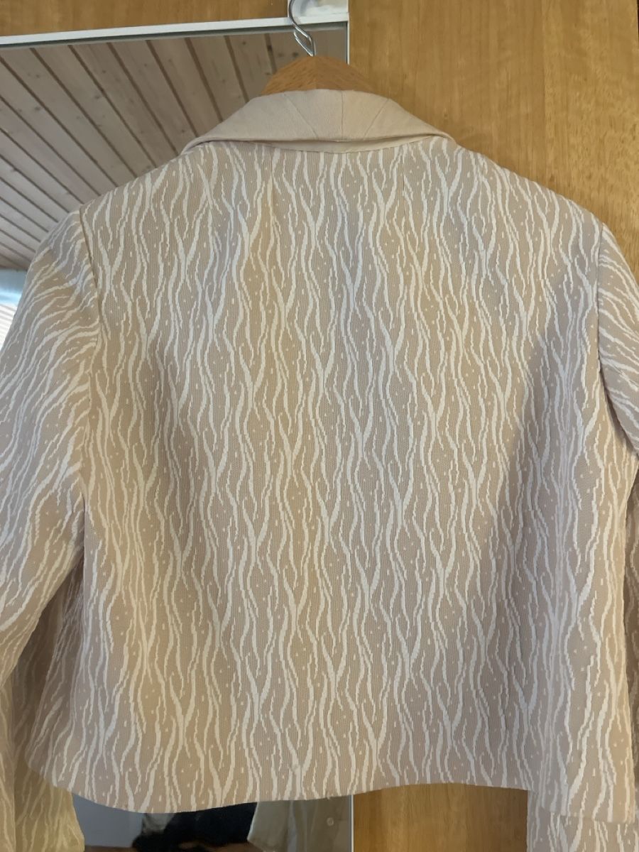 Giacche: Vintage Beige and White blazer S-M – Usato da Porsel venduto da ali_tdk9 2
