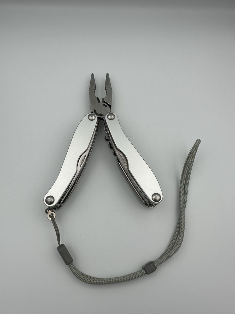 Coltelli tascabile: Neuwertiges Multitool mit Zange - Outdoor/Camping – Usato da Schwende venduto da weesli