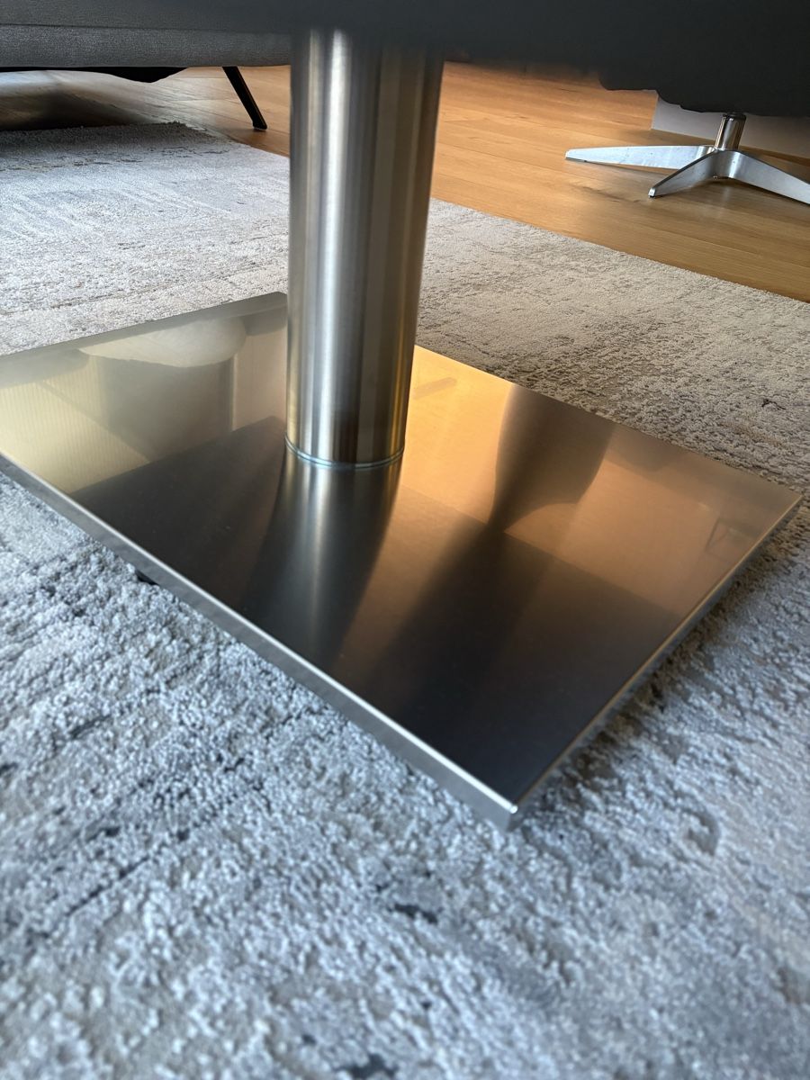 Tavoli: Moderner Couchtisch, Glasplatte, Metallfuss – Usato da Wil ZH venduto da Chinchinx 3