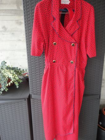 Damenkleid rot und schwarzen Punkten