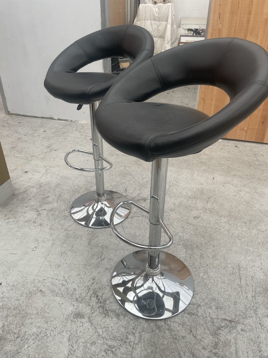 Tabourets: Barhocker 2er Set Kunstleder Schwarz – D'occasion à Bäch SZ par inf_jgc8