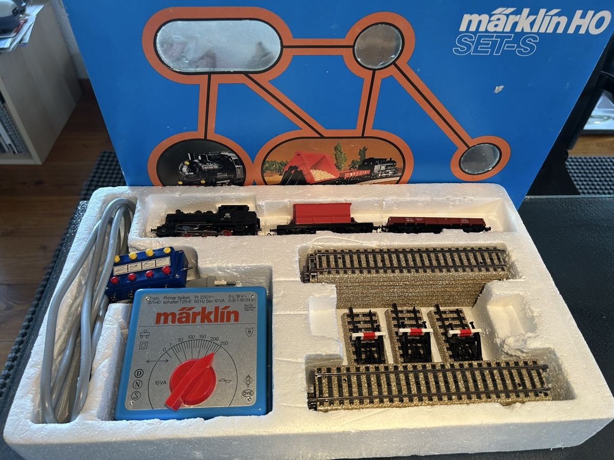 Märklin Modellini di ferrovie: Märklin Eisenbahn – Usato da Erlinsbach SO venduto da mat_6csf