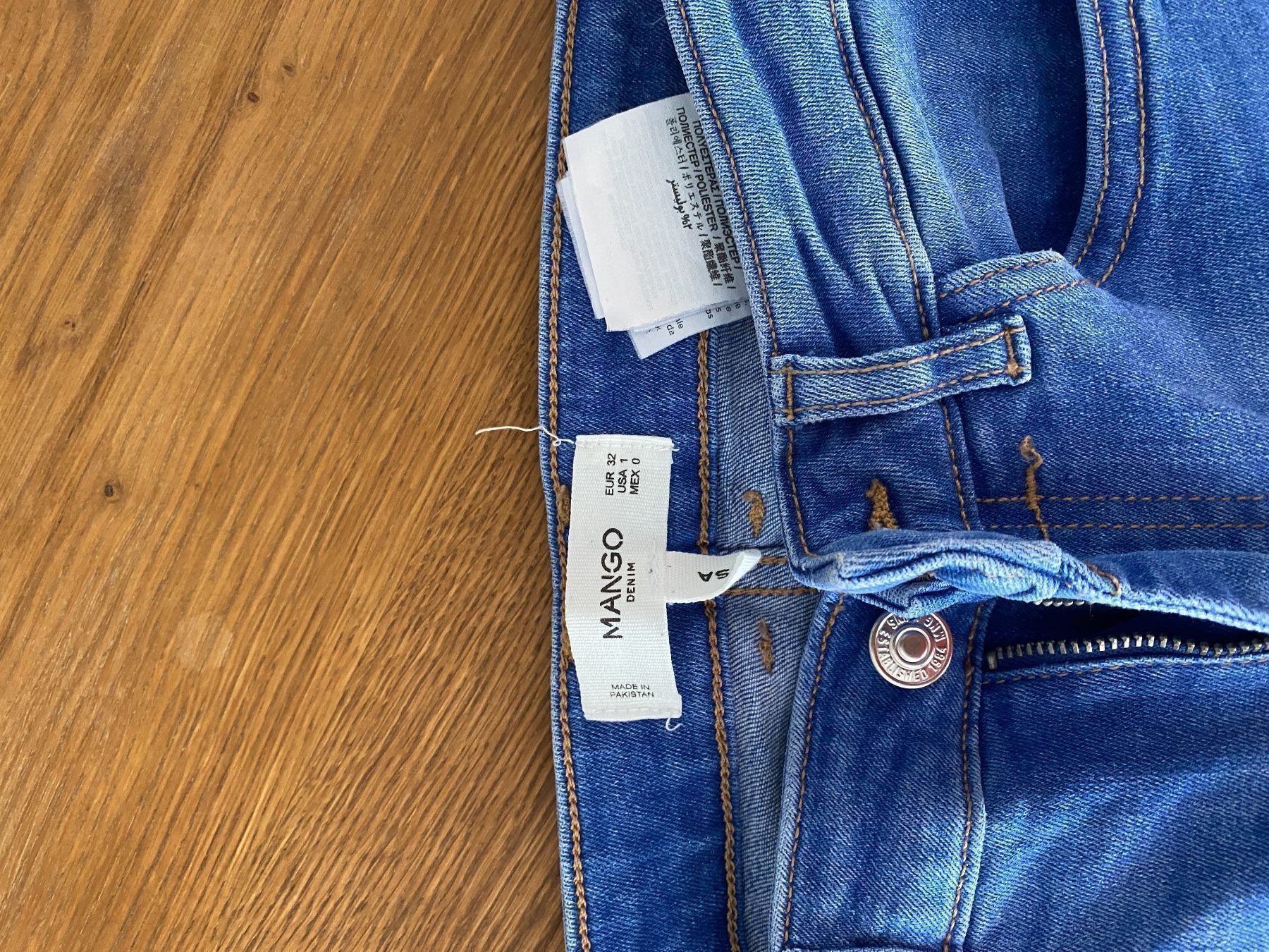Mango Jeans: Mango Jeans 32 sehr gut sitzend – Nuovo (secondo la descrizione) da Schafisheim venduto da inf_5dtw 2