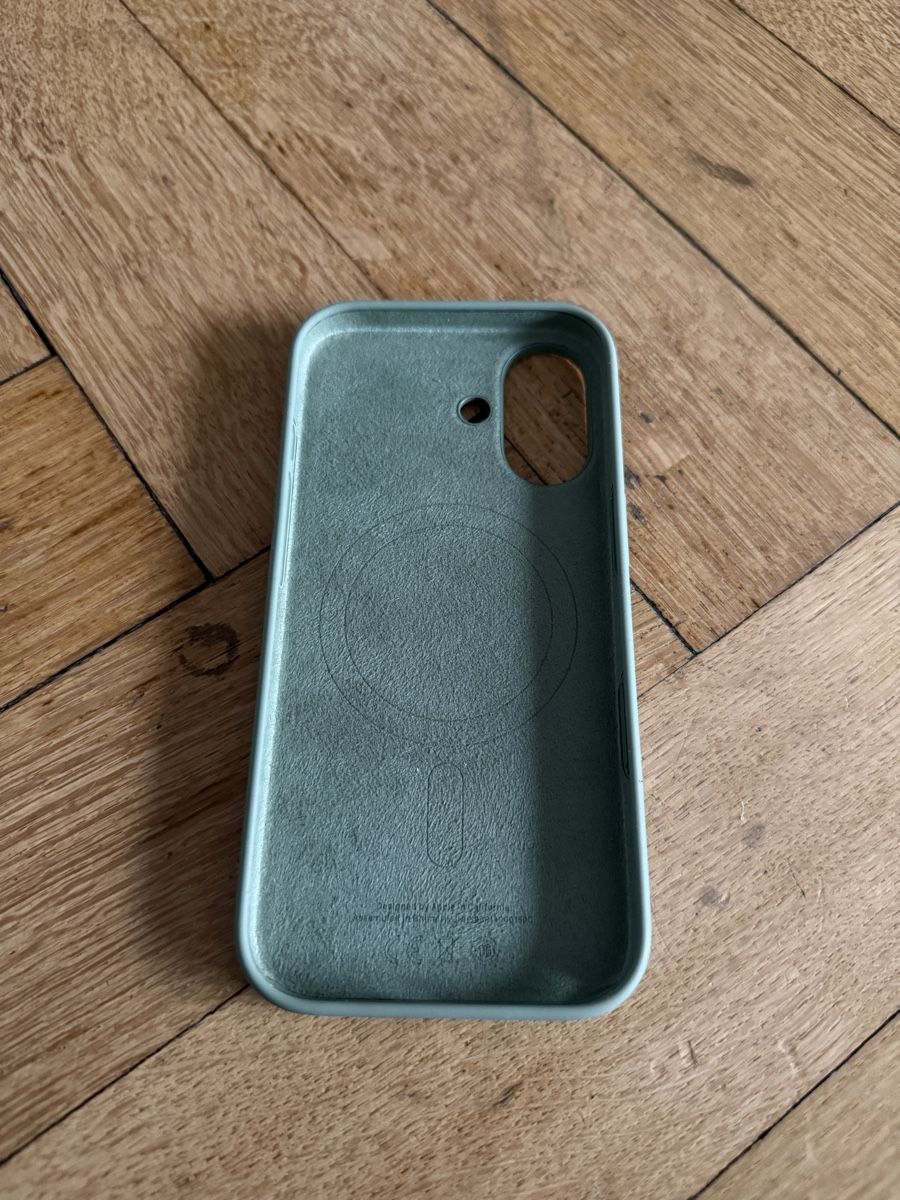 Apple Covers & Schutzfolien: Original Apple Iphone 17 Silicon case – Neu (gemäss Beschreibung) aus Zürich von zoh_26cj 1
