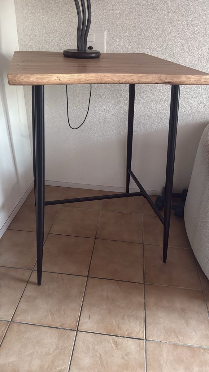 Tavoli: Table à manger haute – Usato da Corsier-sur-Vevey venduto da dav_z7bl