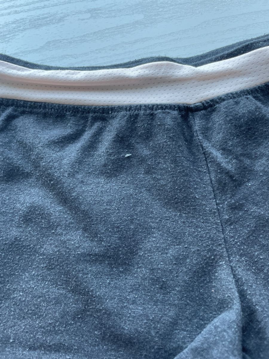 Pantalons: Mädchen Short Gr.128 – D'occasion à Steinhausen par Piaweber1943. 2