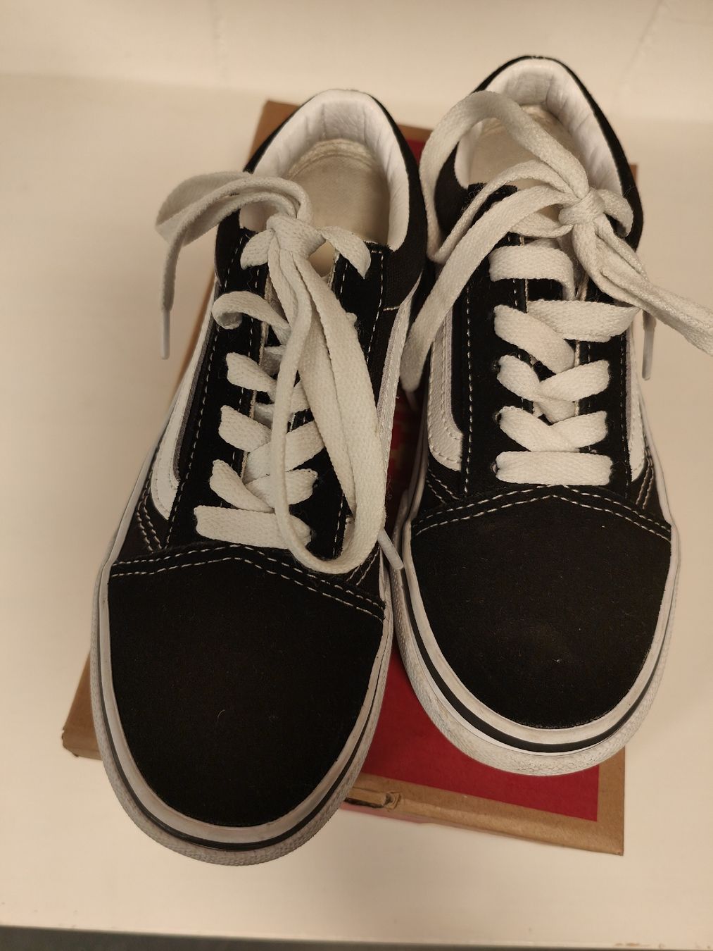 Schuhe für Jungen: Vans Old Skool Platform schwarz Grösse 31. – Gebraucht aus Veltheim AG von Di.N.C.G 1