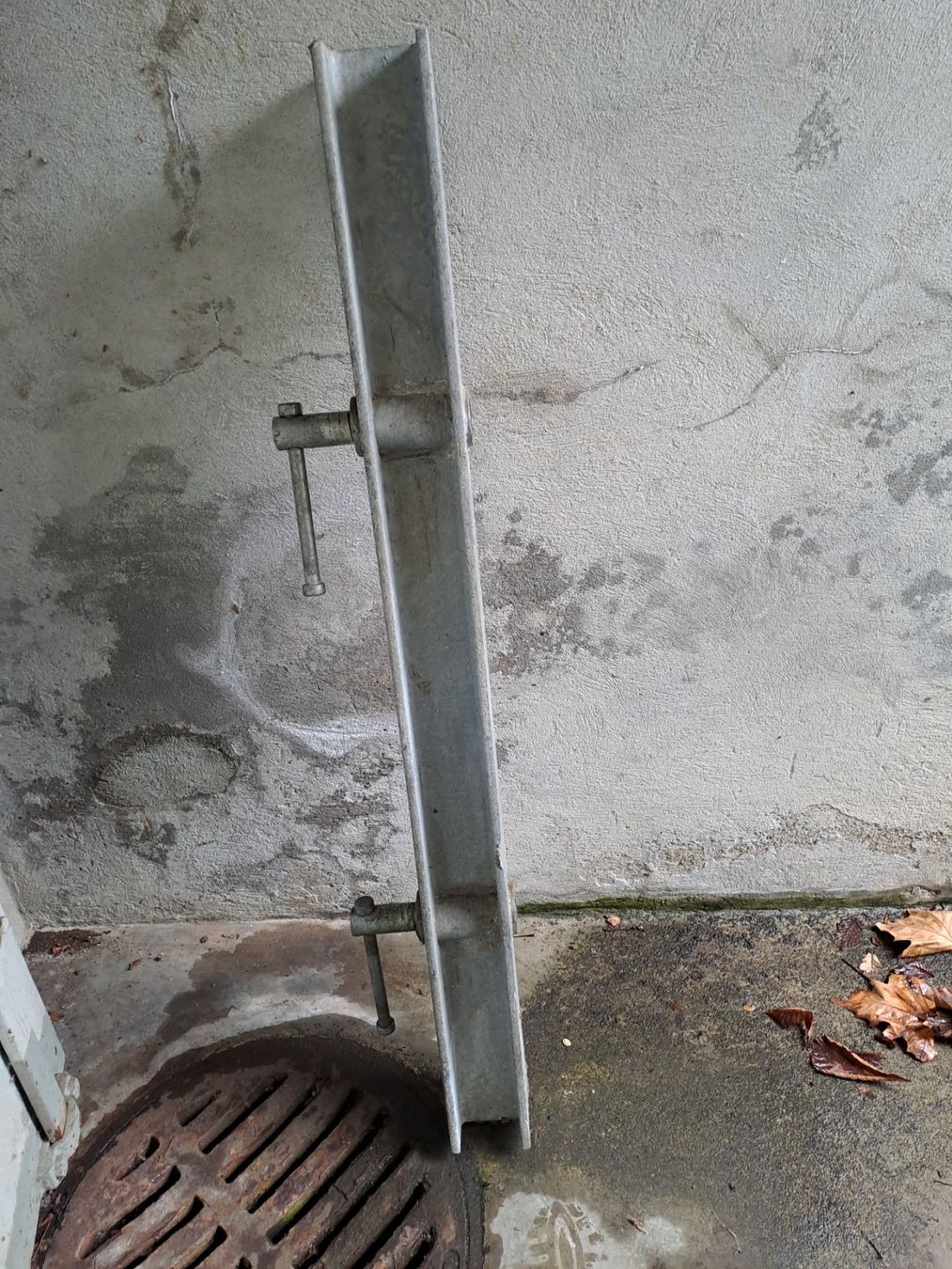 Porte: Absperrbalken für Bunkertüren – Usato da St.Gallen venduto da Infanteriewerk 3