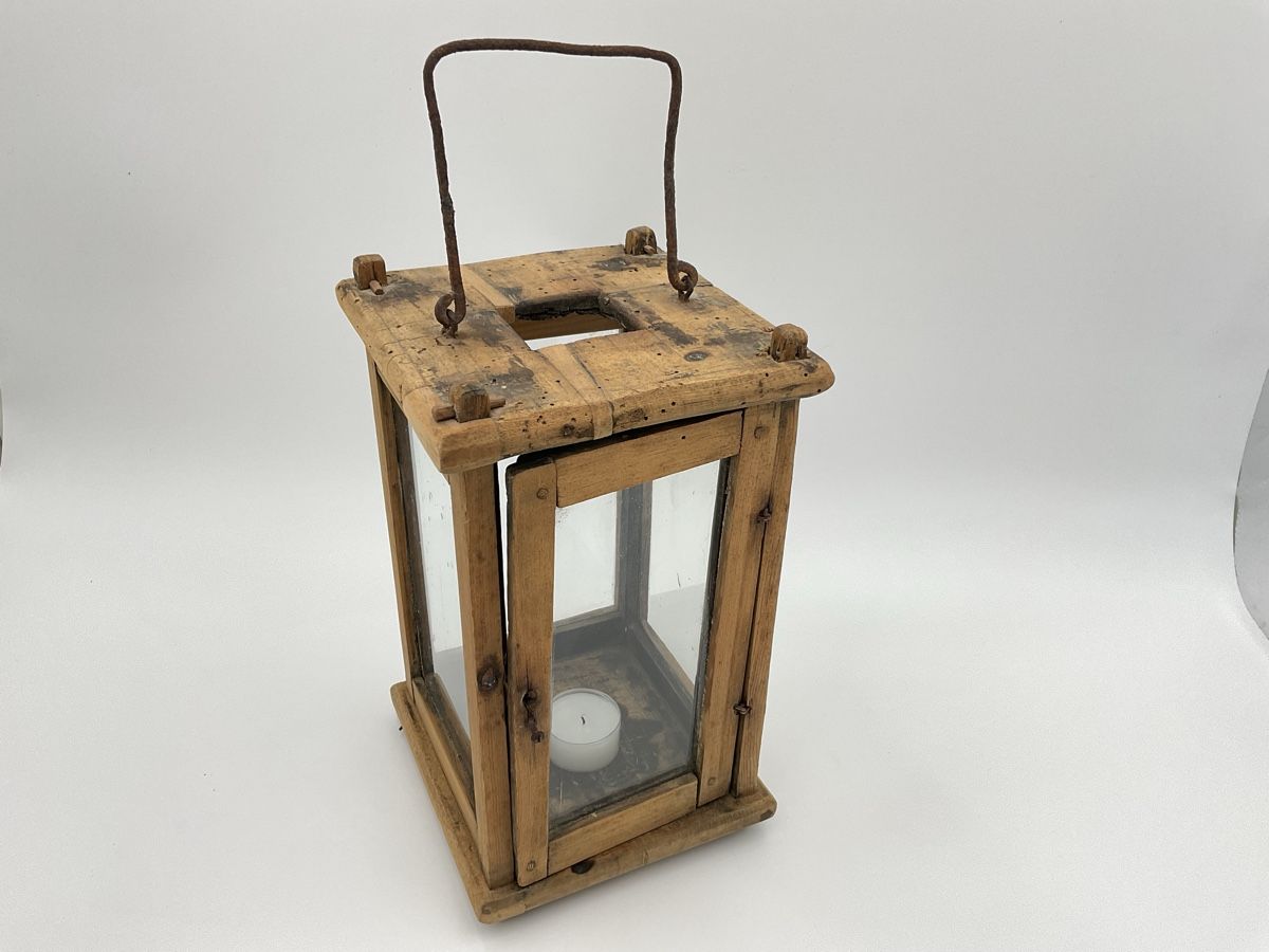 Lampade: Antike Holzlaterne um 1850 – Usato da Baar venduto da Nini043