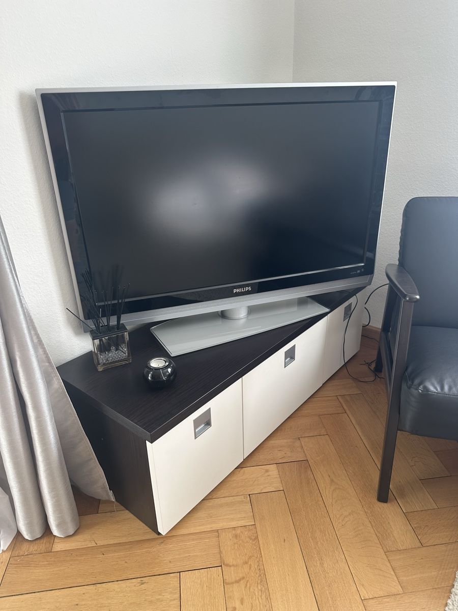 Philips Televisori: Philips LCD television black silver used condition – Difettoso da Aarau venduto da anb_qnk8