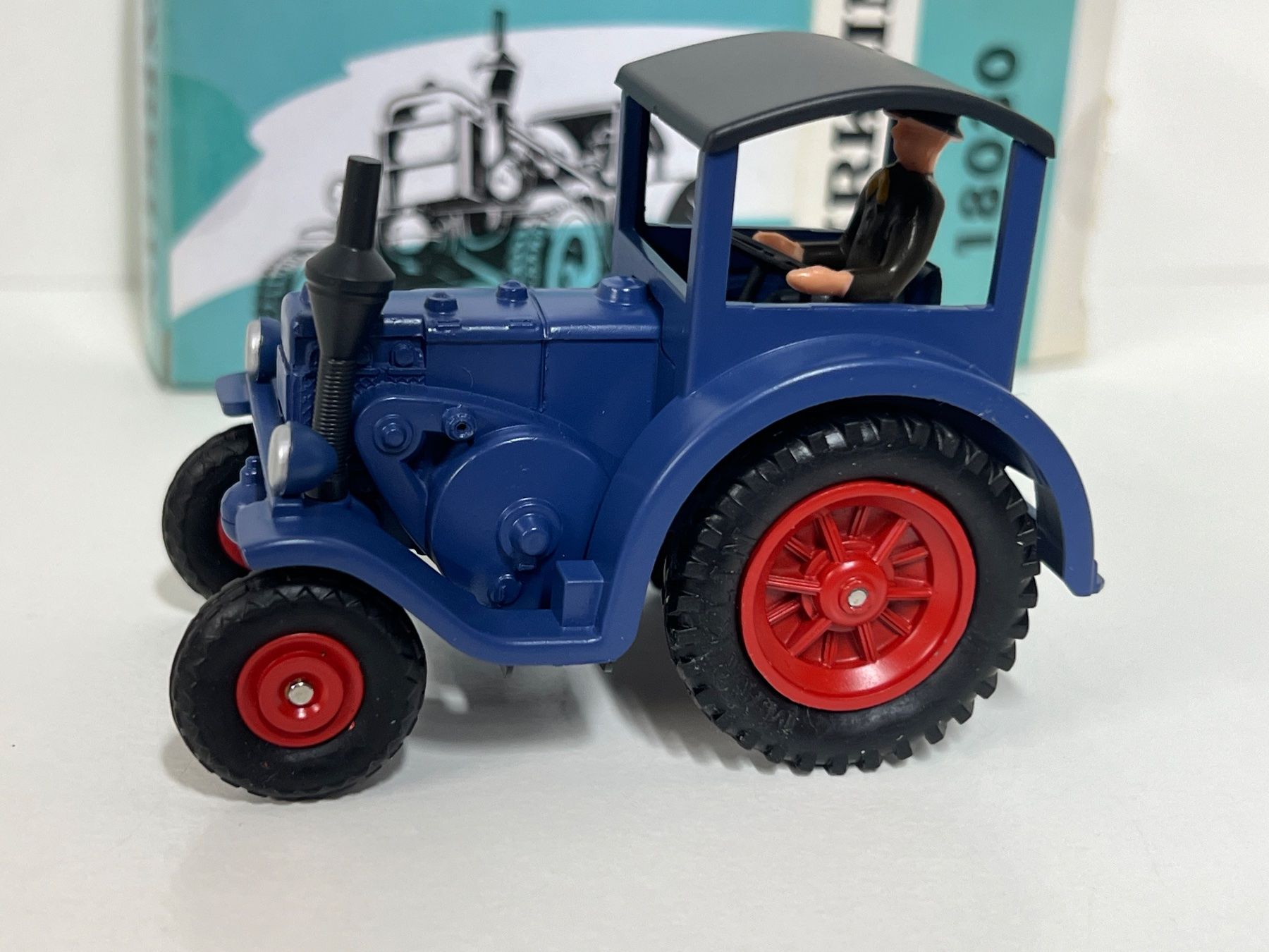 Märklin Modelleisenbahnen: Märklin 18030 LANZ EILBULLDOG – Neu (gemäss Beschreibung) aus Neuenhof von ludovicco 1
